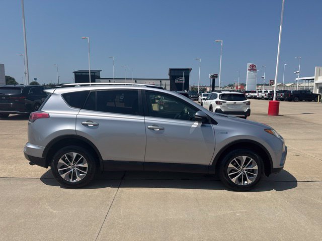 Certified 2018 Toyota RAV4 XLE w/ Convenience Package AWD/4WD image 3