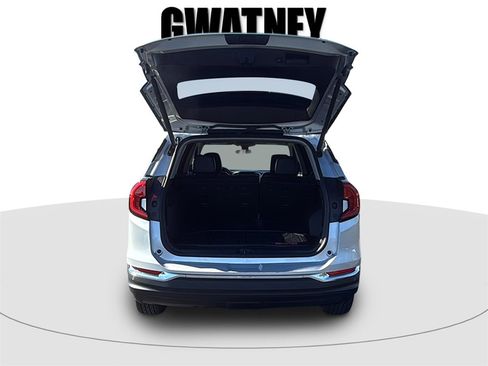 Used 2022 GMC Terrain SLT w/ LPO, Floor Liner Package image 20