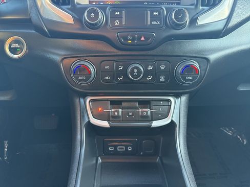 Used 2023 GMC Terrain SLT w/ Infotainment Package II image 24