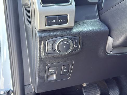 Used 2019 Ford F150 Lariat w/ Equipment Group 502A Luxury AWD/4WD image 10