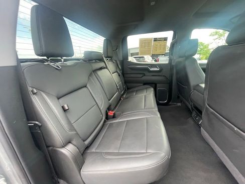 Used 2025 GMC Sierra 1500 SLT RWD image 28