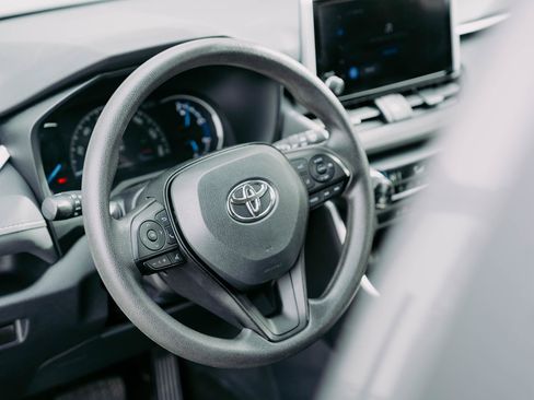 Used 2024 Toyota RAV4 XLE image 15