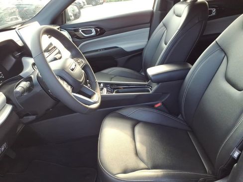Certified 2025 Jeep Compass Limited AWD/4WD image 8