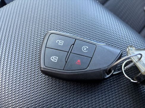 Used 2025 Chevrolet Equinox LT AWD/4WD image 22