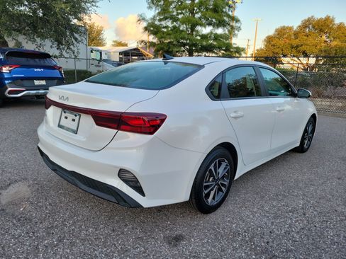 Used 2024 Kia Forte LXS FWD image 3