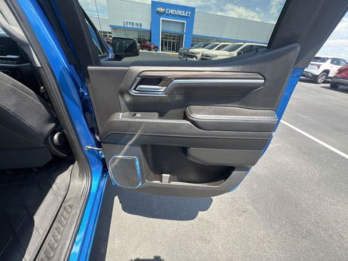 Used 2022 Chevrolet Silverado 1500 LT AWD/4WD image 14