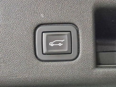 Used 2019 Chevrolet Equinox LT image 25