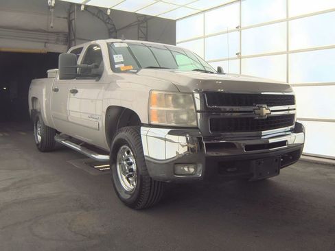 Used 2008 Chevrolet Silverado 2500 LT w/ 1LT Convenience Package image 1