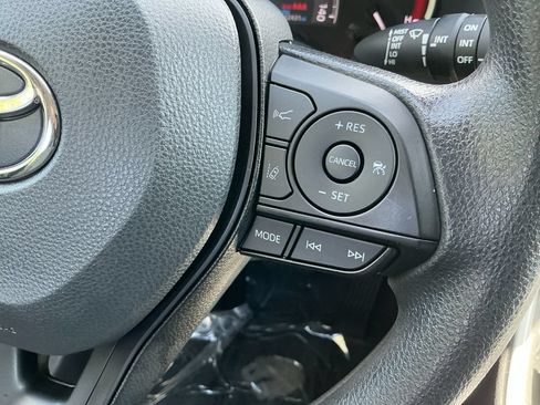 Used 2025 Toyota RAV4 XLE AWD/4WD image 20