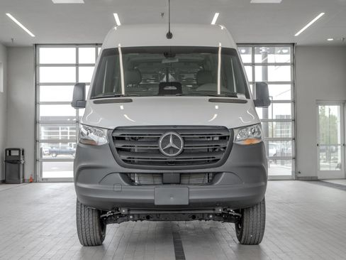 New 2025 Mercedes-Benz Sprinter 2500 image 11