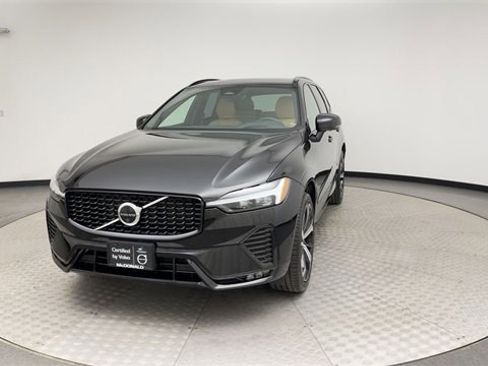Certified 2023 Volvo XC60 B6 Ultimate w/ Climate Package image 7