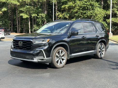 Used 2024 Honda Pilot Touring image 5