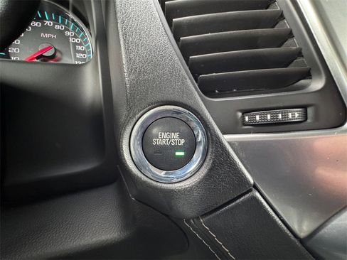 Used 2018 Chevrolet Suburban Premier image 25