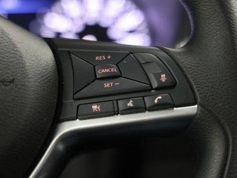 Used 2025 Nissan Sentra SV FWD image 28