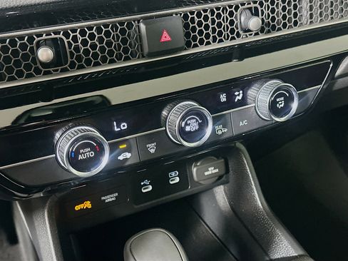 Used 2025 Honda Civic Sport image 23