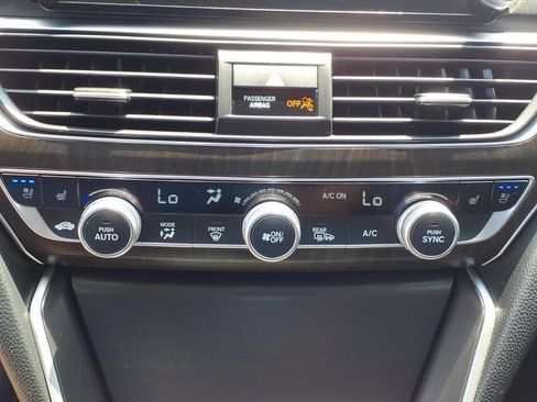 Used 2019 Honda Accord Touring image 8