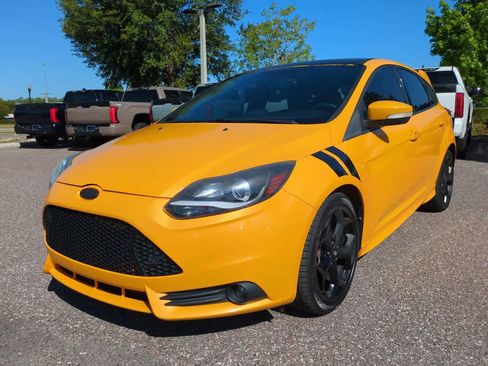 Used 2013 Ford Focus ST FWD image 2