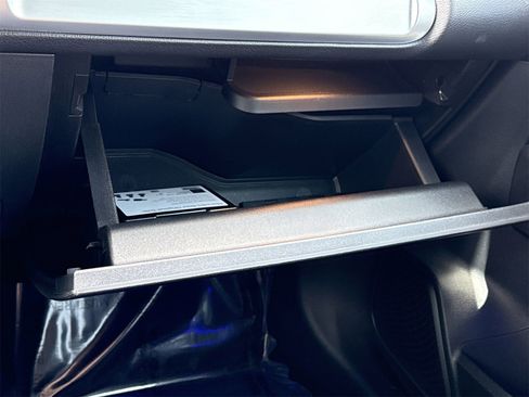 Used 2025 Mercedes-Benz GLB 250 image 24