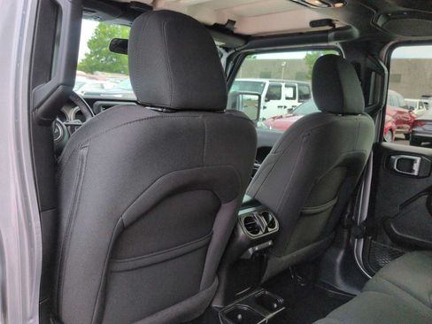 Used 2020 Jeep Wrangler Unlimited Sport S AWD/4WD image 19