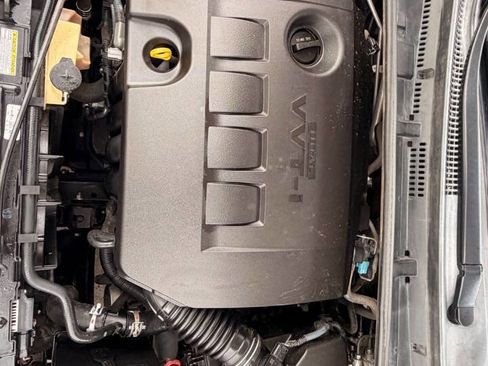 Used 2015 Toyota Corolla LE FWD image 25