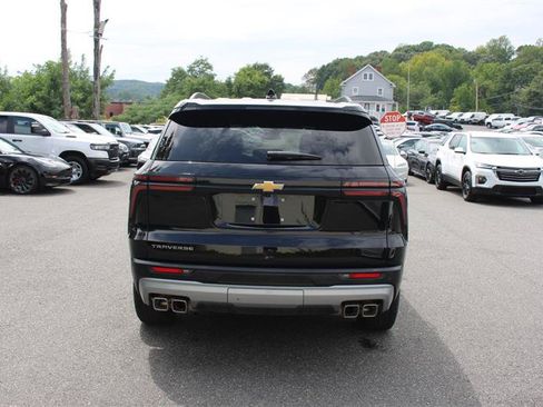 Used 2026 Chevrolet Traverse LT FWD image 7