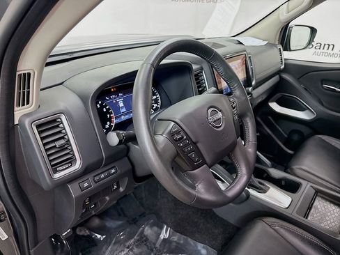 Used 2024 Nissan Frontier SL w/ Technology Package image 9