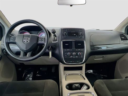 Used 2015 Dodge Grand Caravan SXT image 29