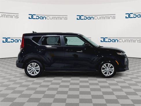 Used 2021 Kia Soul LX image 9