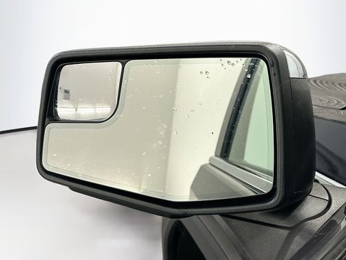 Used 2025 GMC Sierra 1500 SLT image 16