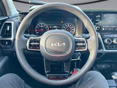 Used 2022 Kia Sorento LX FWD image 14