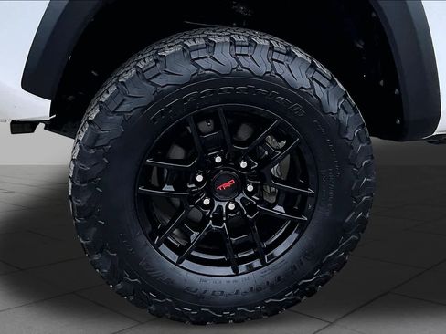 Used 2023 Toyota Tacoma TRD Off-Road w/ Advanced Technology Package AWD/4WD image 11
