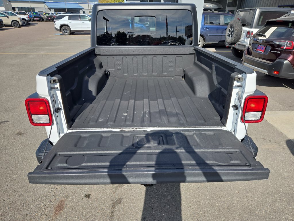 Used 2024 Jeep Gladiator Sport AWD/4WD image 26