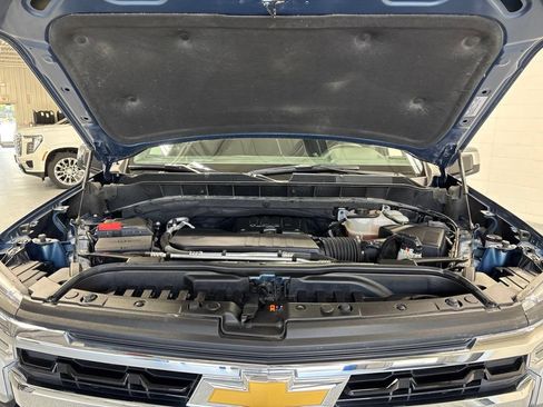 Used 2024 Chevrolet Silverado 1500 LT AWD/4WD image 45
