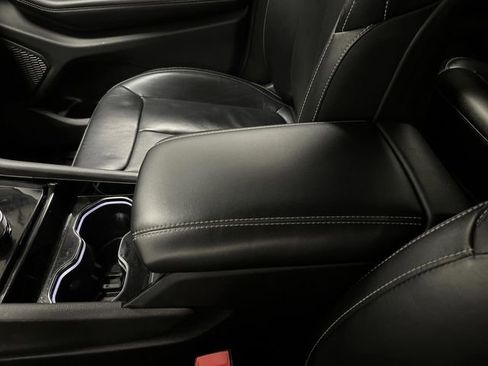 Used 2023 Jeep Grand Cherokee Limited w/ Luxury Tech Group II image 20