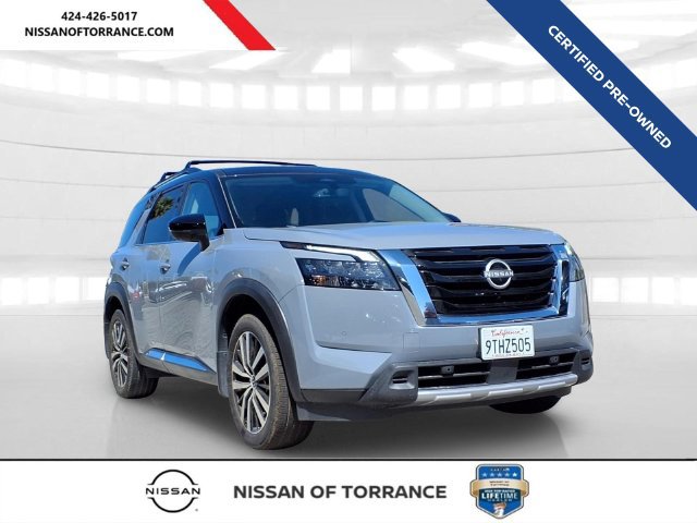 Certified 2025 Nissan Pathfinder Platinum FWD image 1