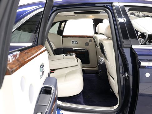 Used 2015 Rolls-Royce Ghost RWD image 90