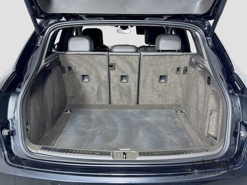 Used 2021 Porsche Macan Turbo image 33