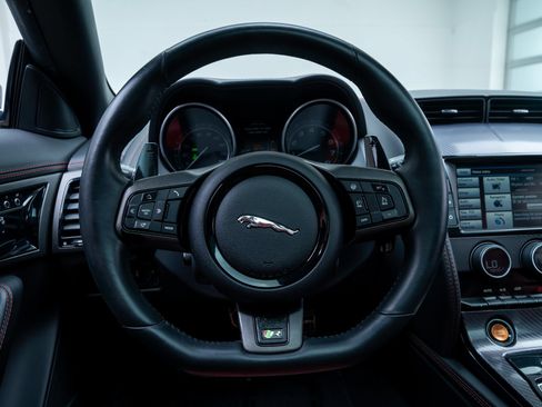 Used 2015 Jaguar F-TYPE R RWD image 11