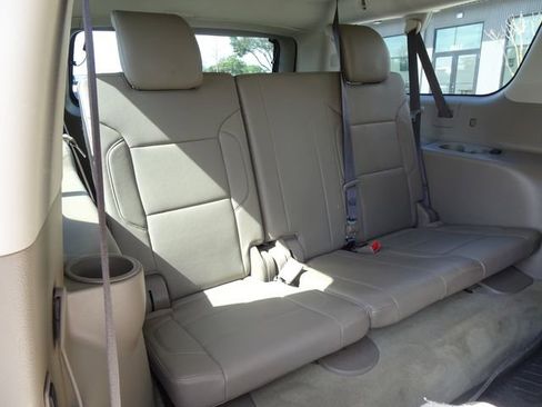 Used 2017 GMC Yukon XL SLT w/ Open Road Package image 22