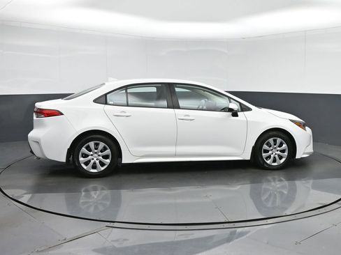 Used 2023 Toyota Corolla LE w/ Carpet Mat Package (TMS) FWD image 8