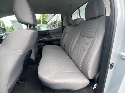 Used 2021 Toyota Tacoma SR5 AWD/4WD image 19