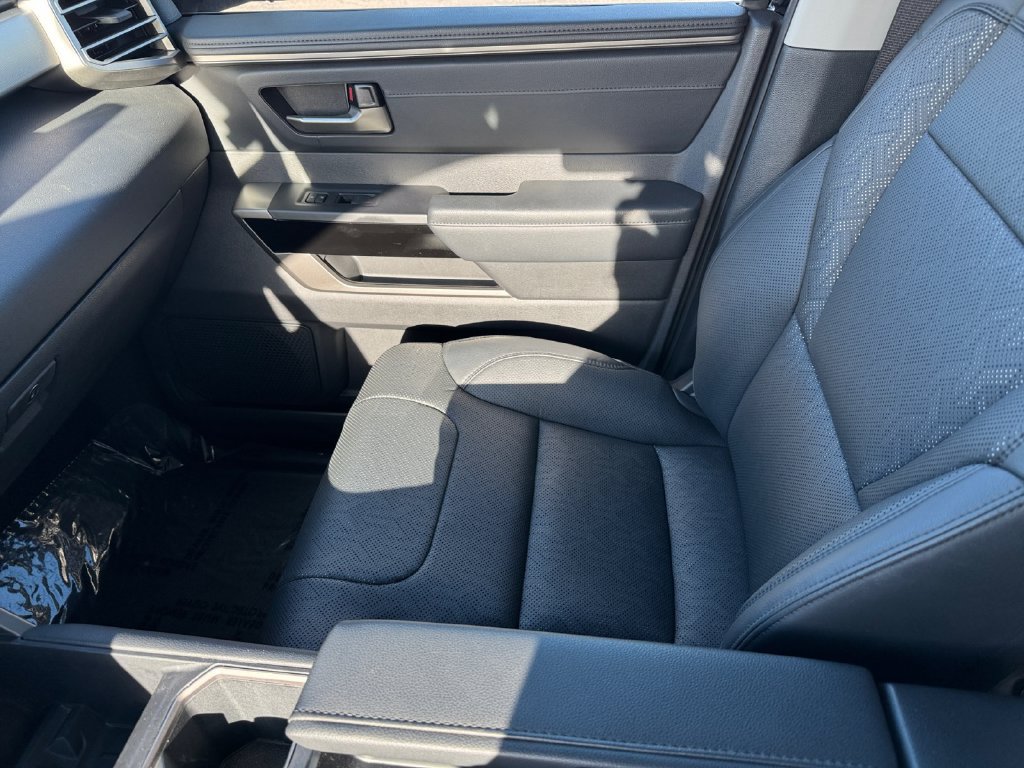 Used 2024 Toyota Tundra Limited AWD/4WD image 30