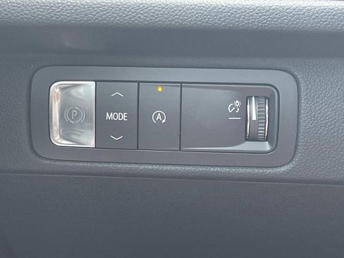 Used 2026 Chevrolet Traverse LT w/ Midnight/Sport Edition FWD image 31