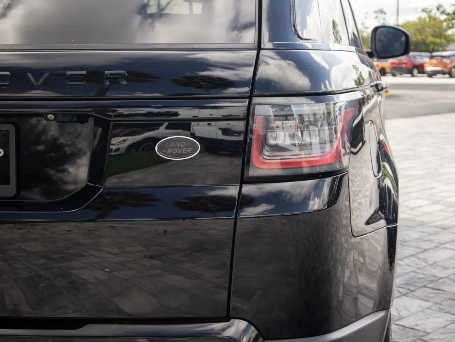 Used 2020 Land Rover Range Rover Sport SE AWD/4WD image 10