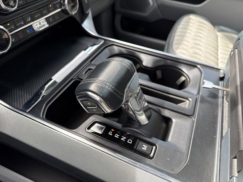 Used 2022 Ford F150 Limited image 29