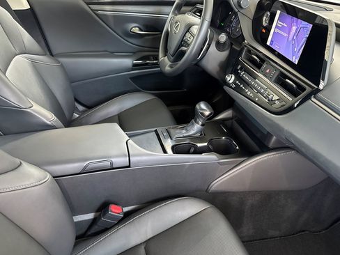 Certified 2024 Lexus ES 350 w/ Accessory Package (Z1) FWD image 19