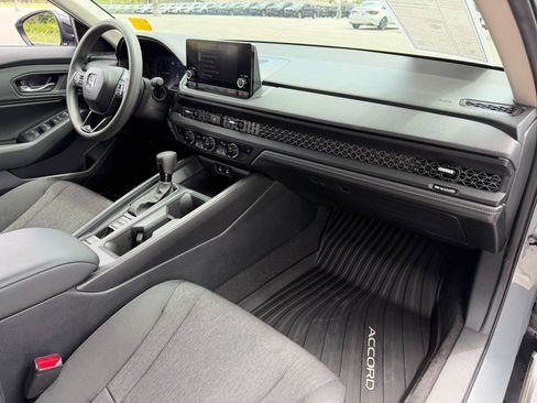 Used 2025 Honda Accord SE image 27