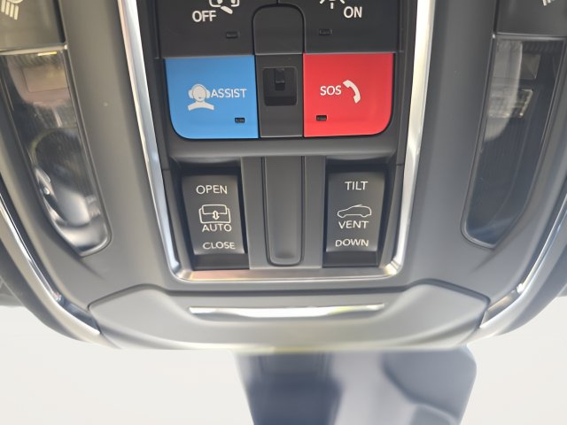 Certified 2025 Jeep Grand Cherokee Laredo X AWD/4WD image 29