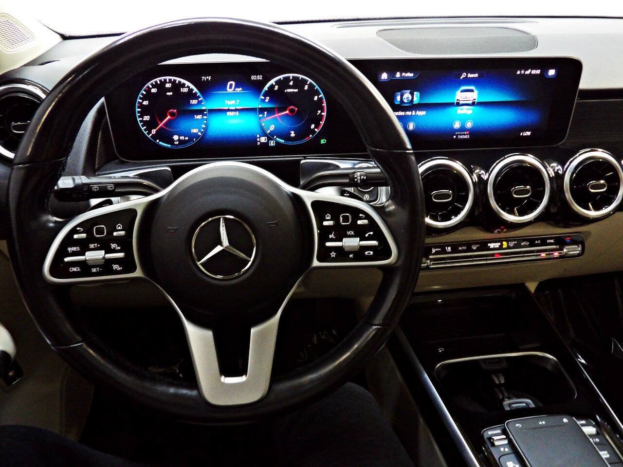 Used 2021 Mercedes-Benz GLB 250 4MATIC image 19