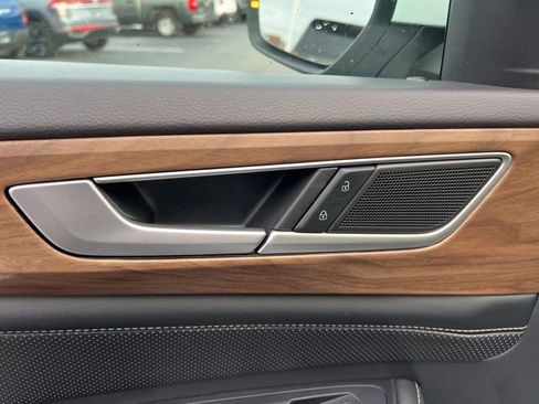 Used 2024 Volkswagen Atlas SE image 26